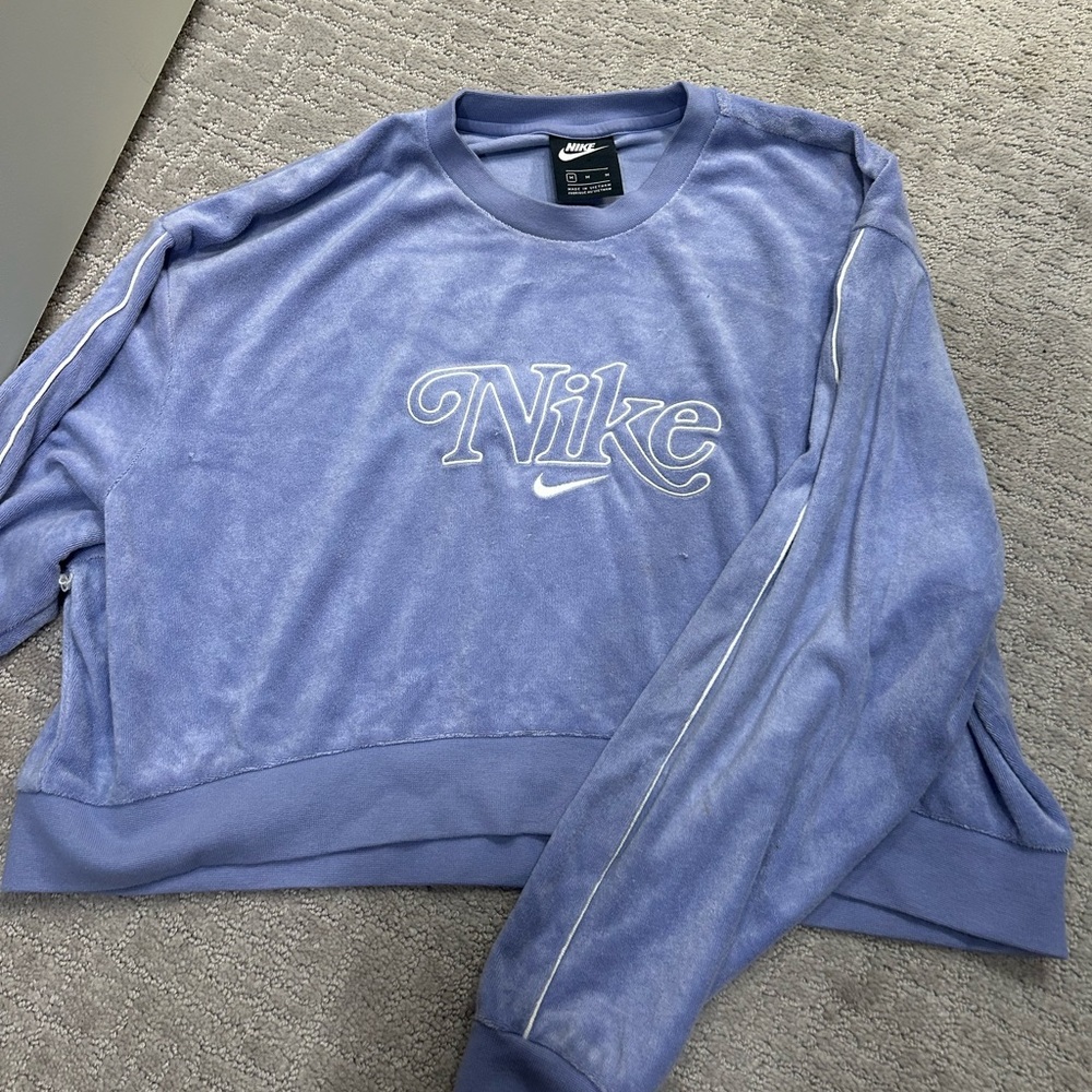 Vintage Nike Crewneck - Light purple with embroidered logo - size medium